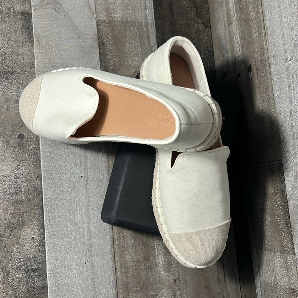 Universal Thread Womens Cream Canvas Espadrille Slip On Flats Jute Toe Cap Shoes